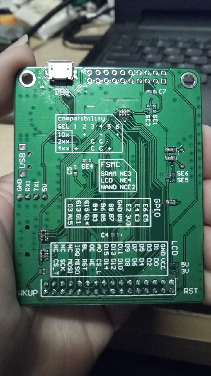 自己的板子1](uclinux-on-stm32f103/board2.jpg) ![自己的板子2